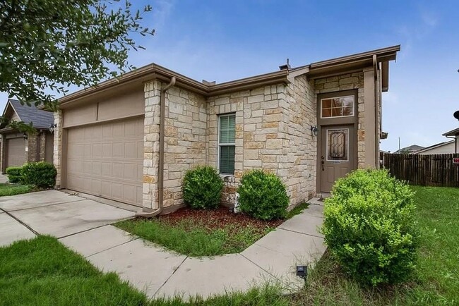 Building Photo - Cute Starter Home