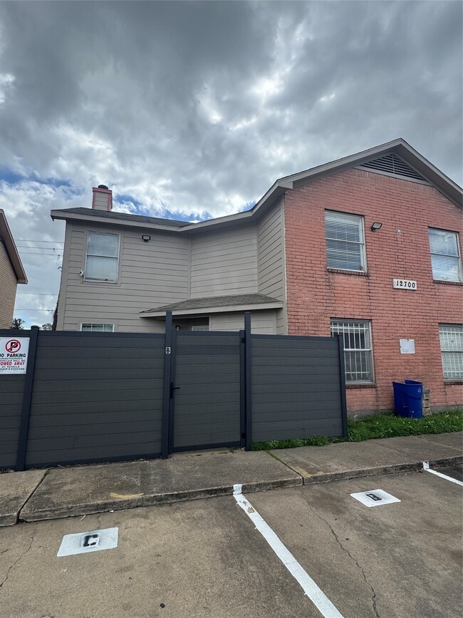 Photo - 12700 Leader St Unidad B