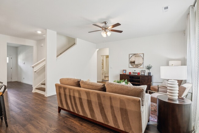 Photo - 5636 Timber Leaf Lp