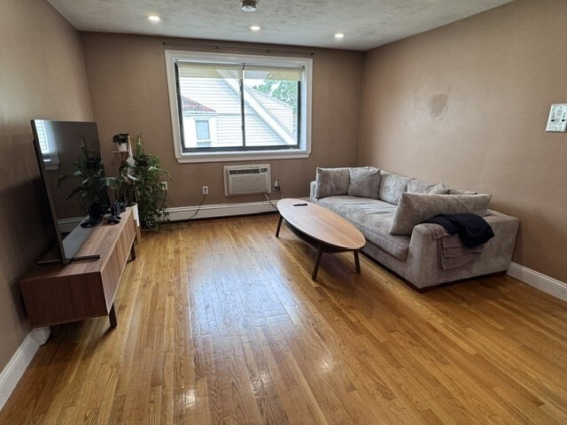Building Photo - 47 Gardner St Unit 12
