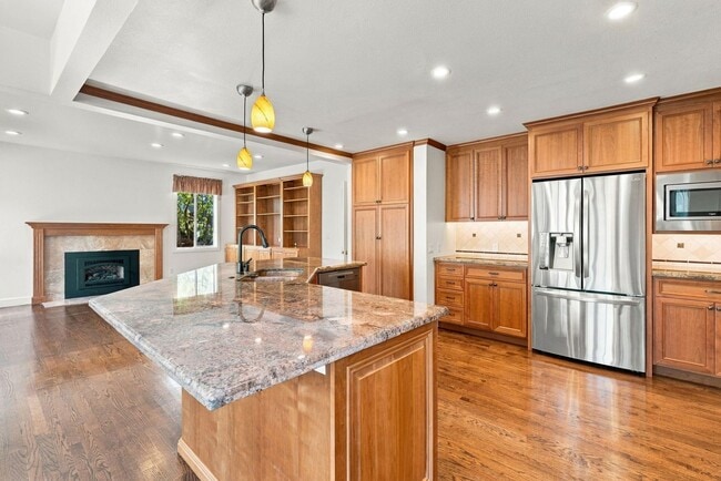 25 Biscayne Ct