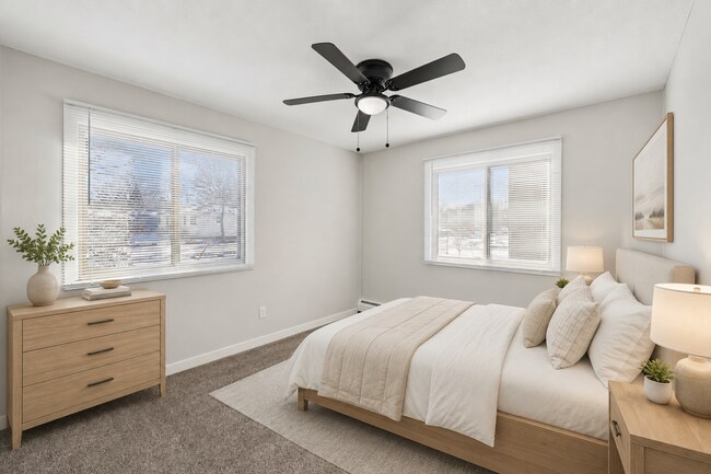 Photo - Moore Lake Apartments