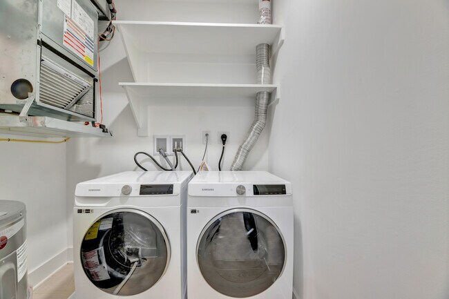 Photo - 2305 Nicholson St SE Unit 103