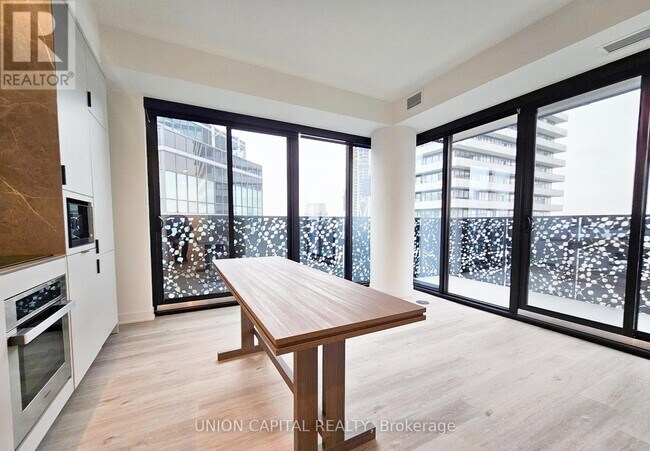 Photo - 55 Charles St E Unit 4609