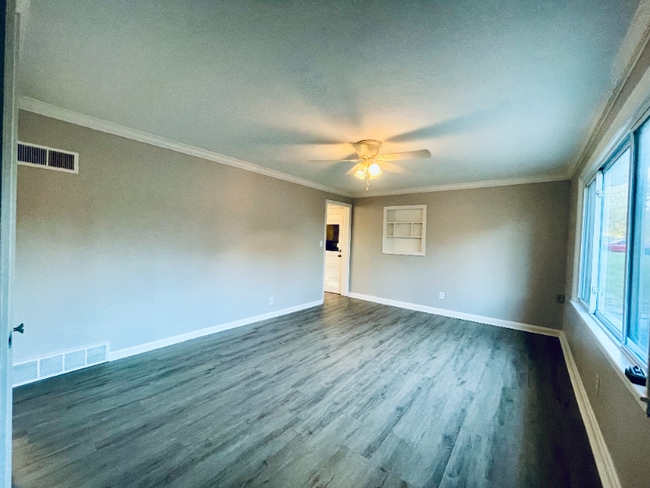 Photo - 1405 E 133rd St Casa