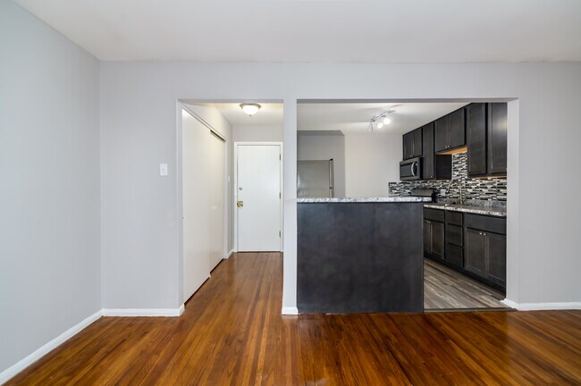 Photo - Russell Park Apartments