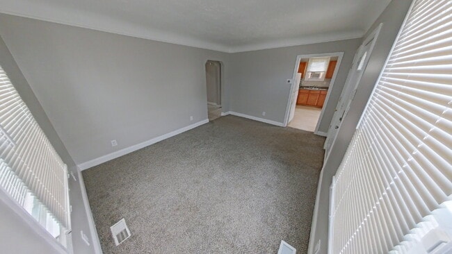 Photo - "4-Bedroom Home on Maple Street – Cozy Living Awaits in Roseville!"