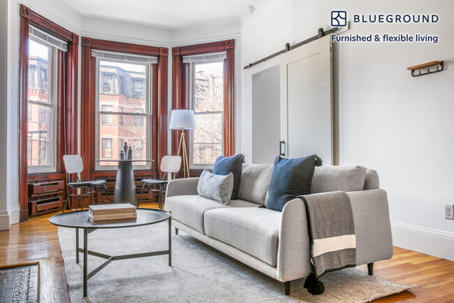 Building Photo - 230 Newbury St Rental