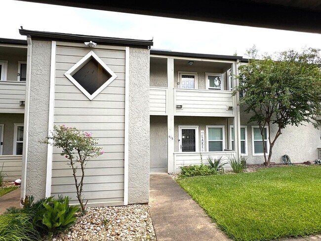 Photo - 604 Highcrest Dr Unidad 523