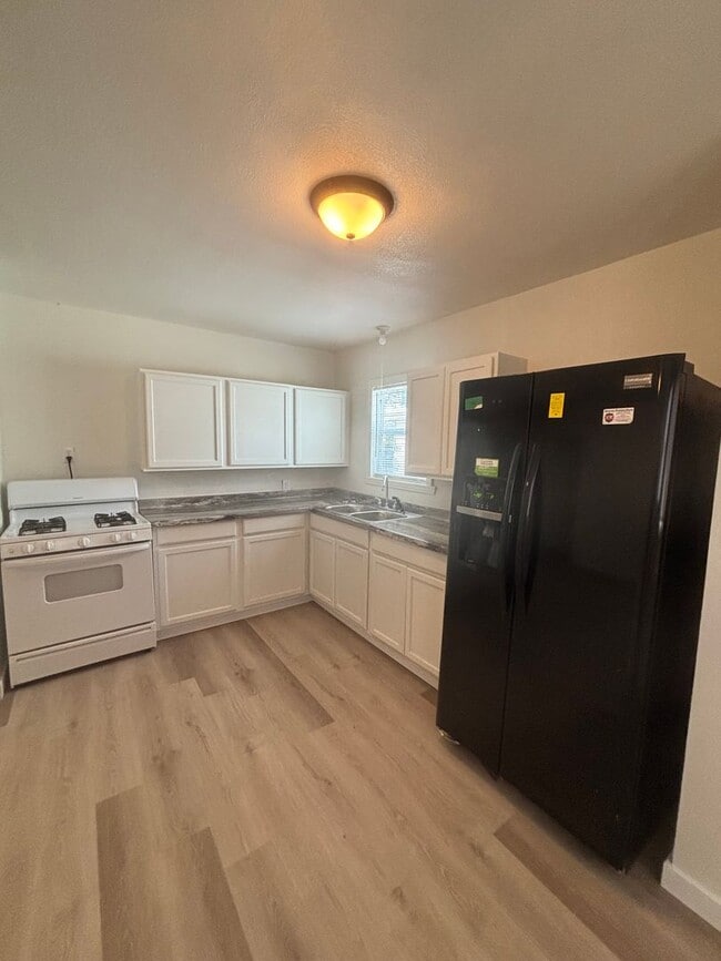 Photo - 4302 Memorial Dr