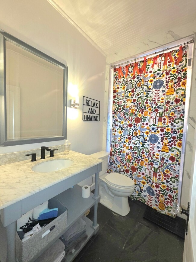 Photo - 107 E Duke St