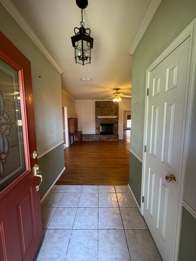4210 Catalpa Ln