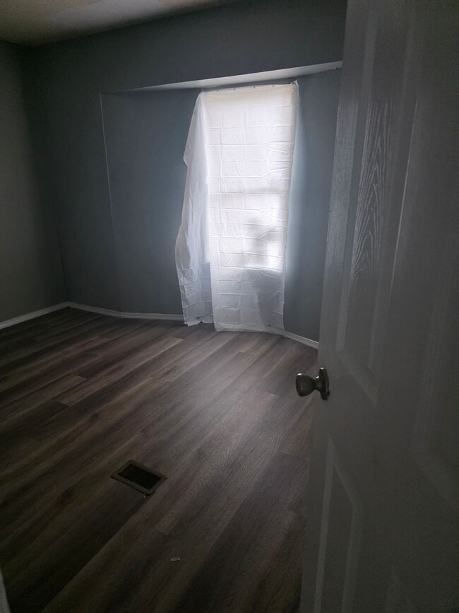 Photo - 711 Hillside Dr