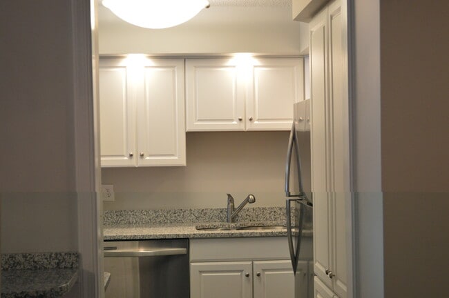 Photo - 5904 Mount Eagle Dr Unit 4-117