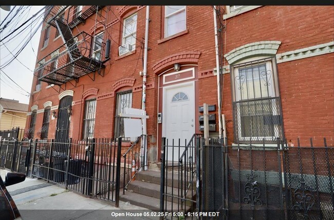 Photo - 37 Harmon St Apartment Unit 4