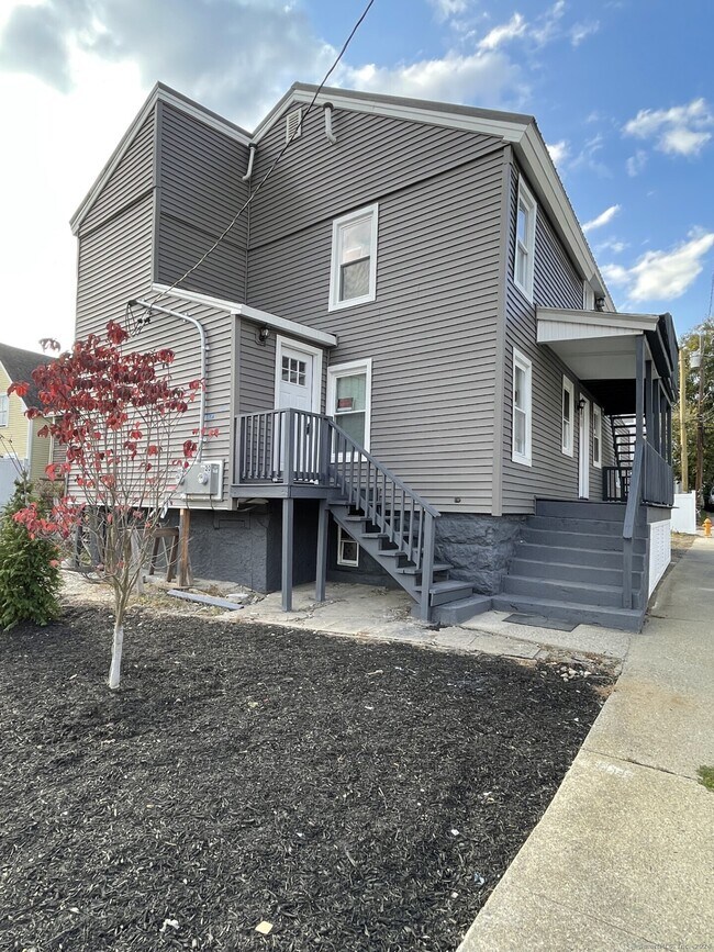 22 Belden Ct Apartment Unit 2 New London, CT