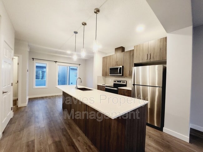 Photo - 804 Welsh Dr SW