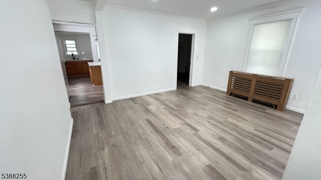 Photo - 354 W 2nd St