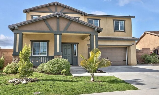 Stunning 5 Bed/3 Bath Home With Spacious L... - Stunning 5 Bed/3 Bath Home With Spacious L...