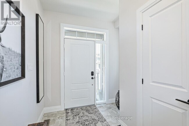 Photo - 168 Yellow Birch Cres