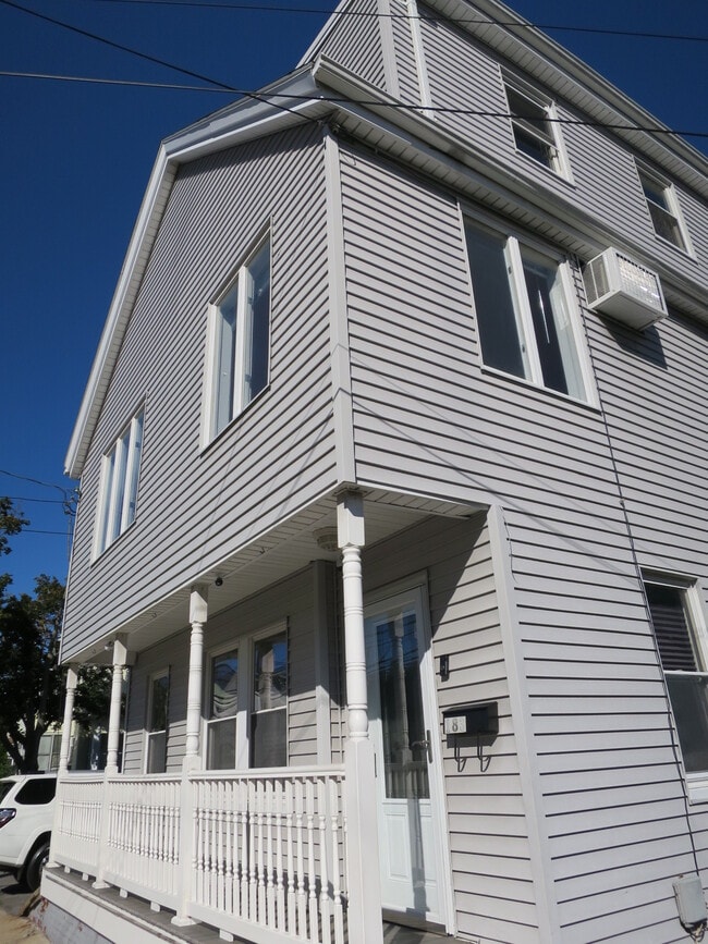 Building Photo - 181 Winthrop St Unit 1