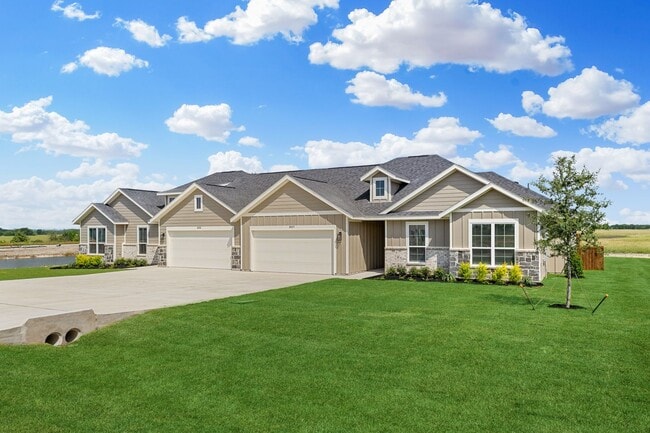 Photo - 7050 - 7052 Unit 7052 Guilford