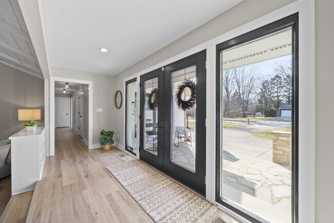 Photo - 64 Longview Dr