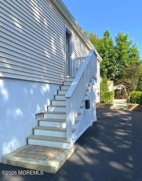 Photo - 18 Meadowbrook Ave
