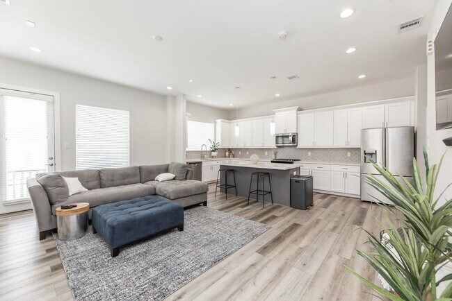 3354 Pinemont Dr