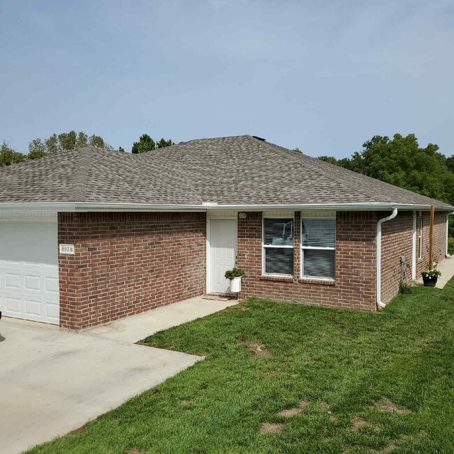 Building Photo - 897 W Gay St