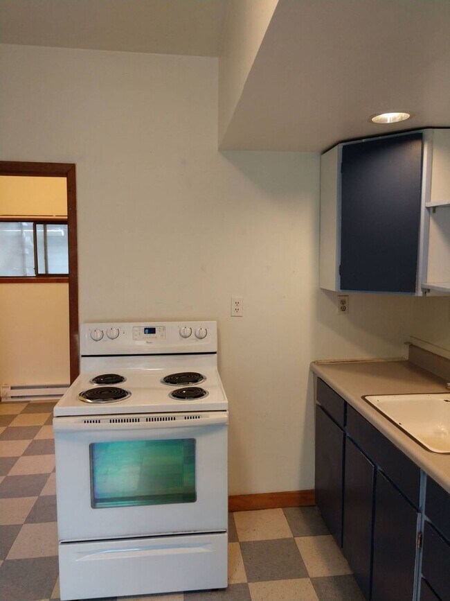 Photo - 423 Gladstone St