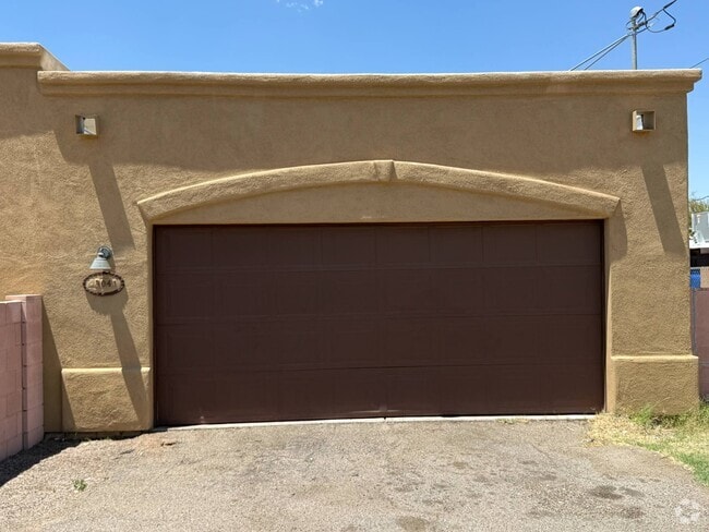 Building Photo - 3041 N Euclid Ave Rental