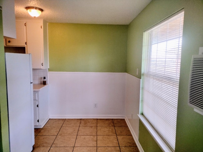 Photo - 1204 Bundrant Dr Unit 1206 Apt 7