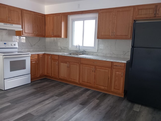 Building Photo - 1 A Saybrook Dr