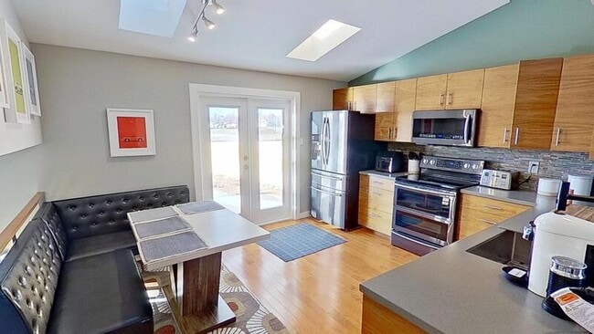 Photo - 11409 Jay St