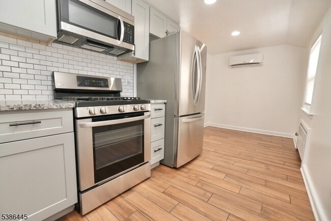 Photo - 36 Derwent Ave