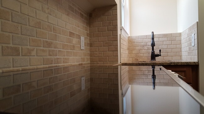 Kitchen - 27 High St Unit Apartment 2 (Second Floor)