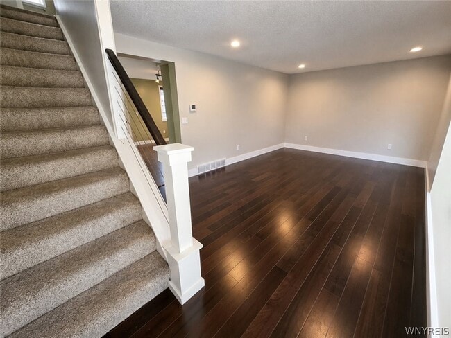 Photo - 25 Jessica Ln