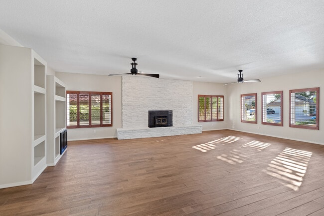 Photo - 2882 S Palmer Dr