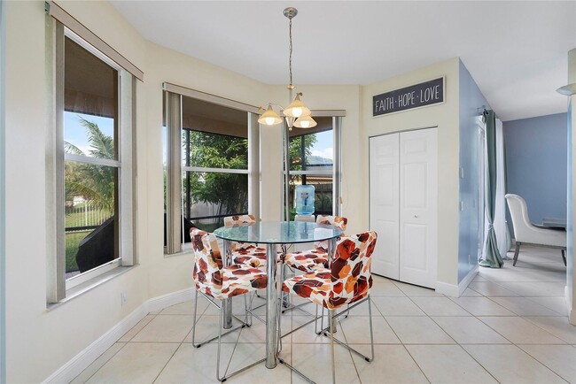 Photo - 3527 Chesapeake Cir