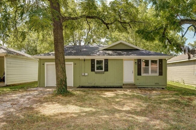 Photo - 2956 W Lynn St