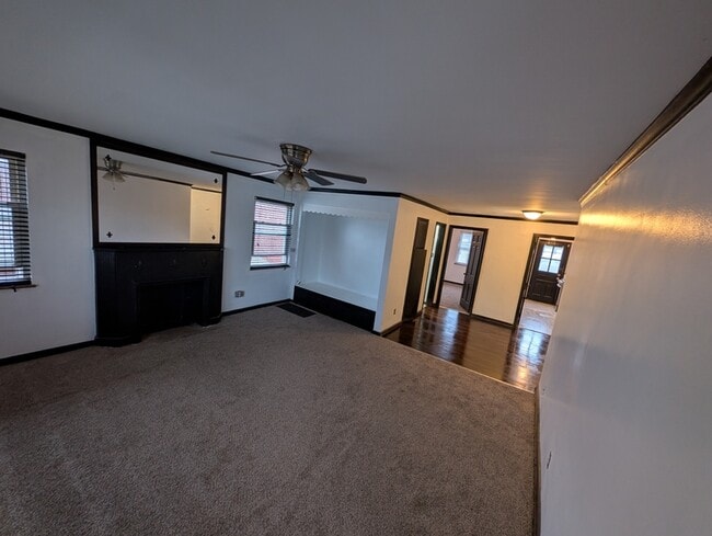 Building Photo - 722 Kenwick Rd