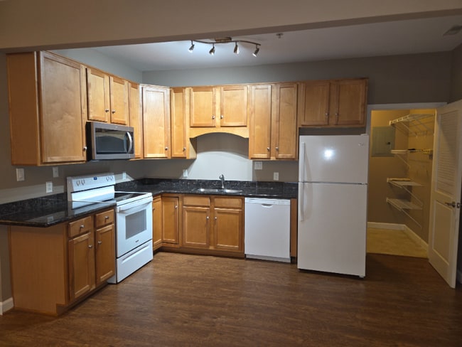 Photo - 845 Forest Ave Unit 104