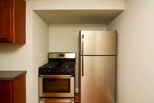 4242 N Wolcott Ave Unit 6H