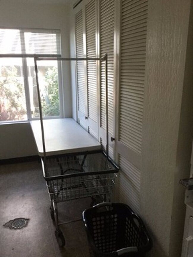 Photo - BEAUTIFUL 1 BEDROOM X1 BATHROOM CONDO!!! NOW LEASING!!! Unidad 4888 Clayton Rd #5