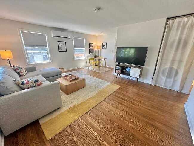 Photo - Cozy 2 bedroom home in Fauntleroy! Availab...