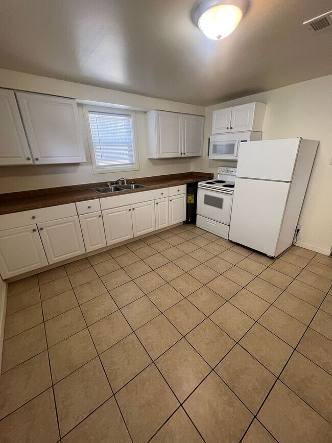 Photo - 513-513 Willard Ave Unit 509 Willard