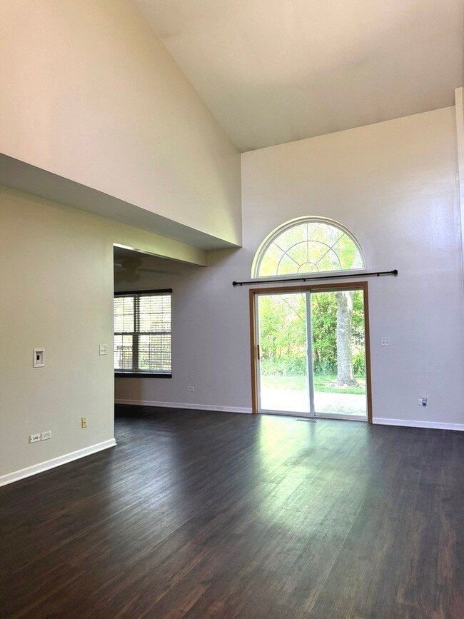 Photo - 4013 Oak Tree Ln