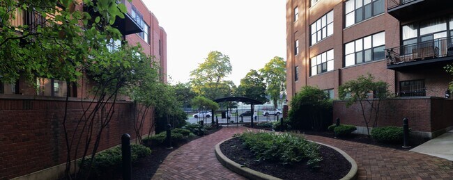 Photo - 2323 W Pershing Rd Unit 225