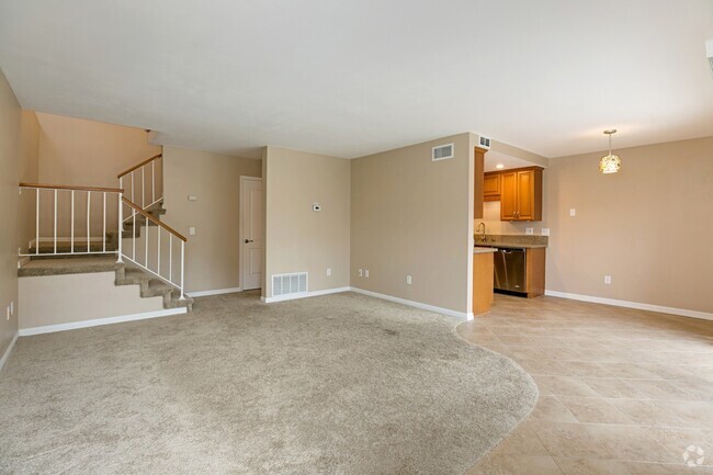 Building Photo - ***AMAZING 2 Bed 2 Bath TOWNHOME***GARAGE*...